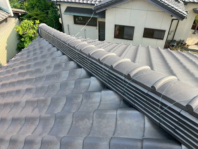 瓦屋根の棟